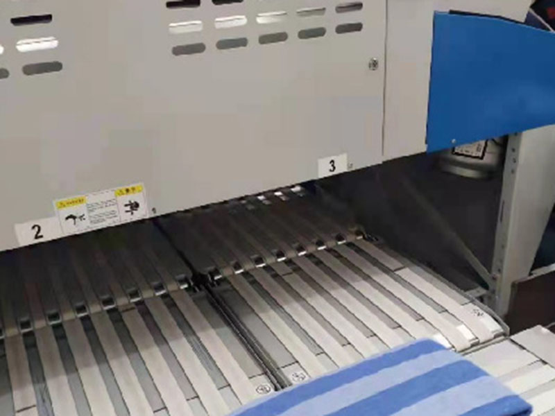 朗巾类折叠机-01