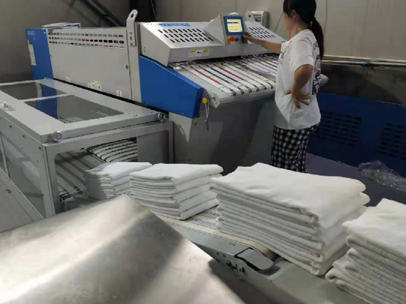 朗巾类折叠机-02